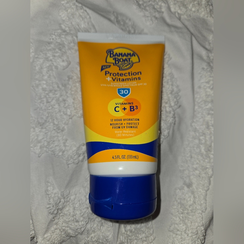 Banana Boat Protection + Vitamins SPF 30 Sunscreen